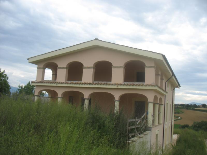 vendita villa Spoltore 7 650 M� 