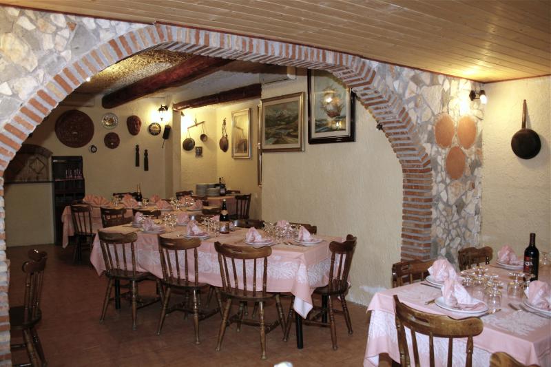vendita villa Belpasso 10 320 M� 300.000 &euro;