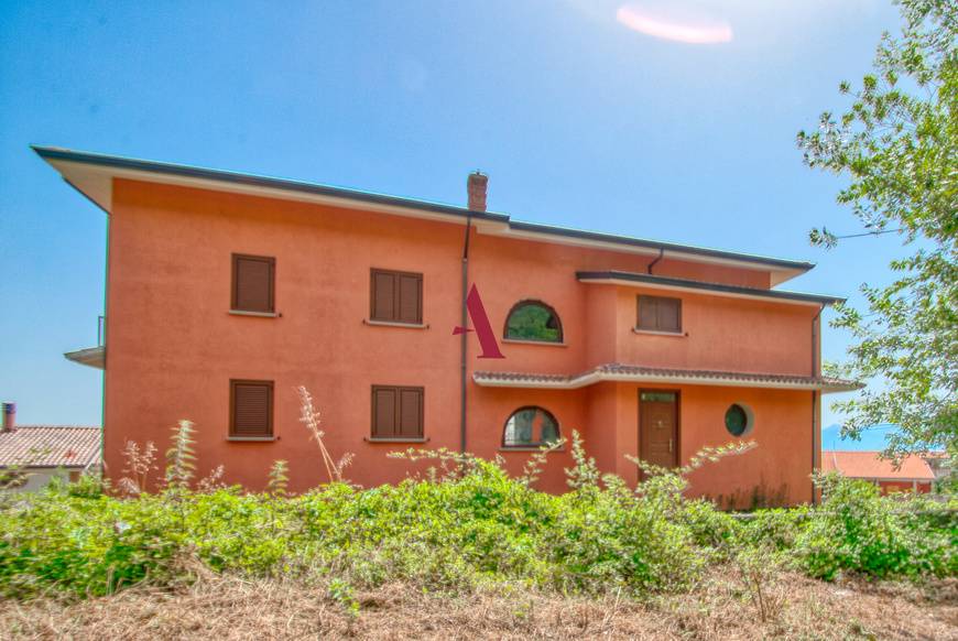 Villa in vendita a Ospedaletto D'alpinolo (AV)