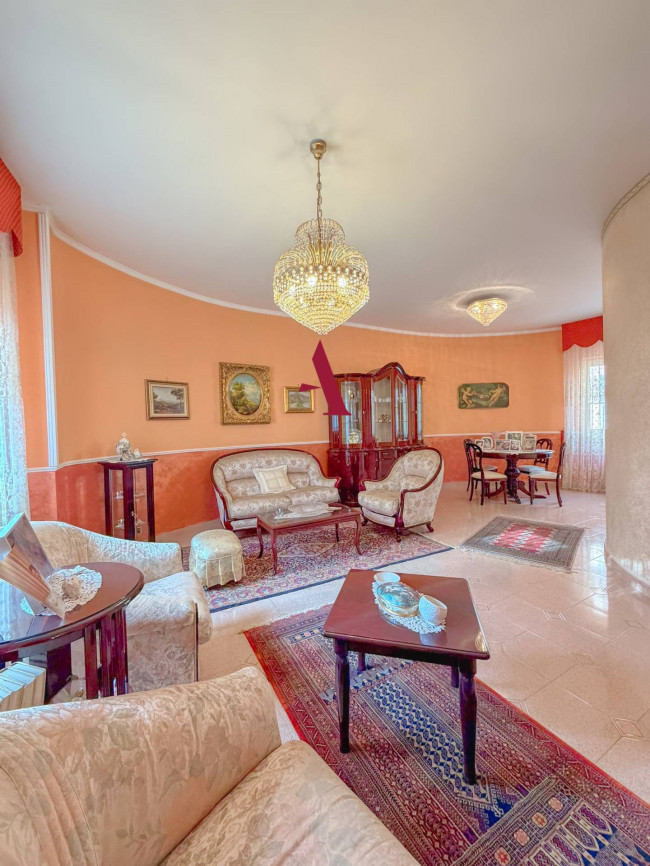 VILLA BIFAMILIARE a Avellino