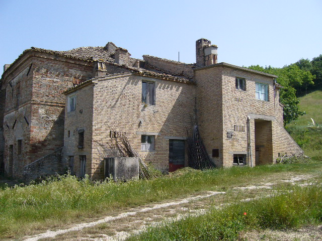 Rustico - Cascina OFFIDA vendita    DORIANO RUBICINI