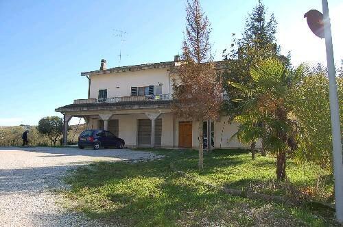 Villa Unifamiliare - Indipendente CARASSAI vendita    DORIANO RUBICINI