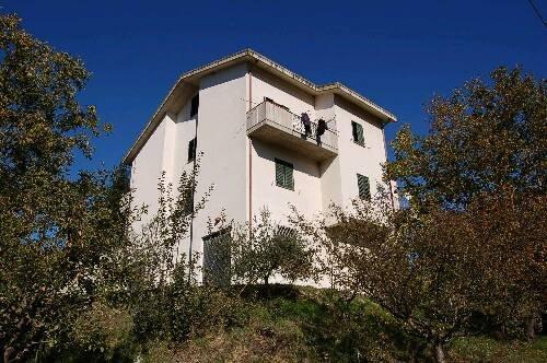 Villa Unifamiliare - Indipendente CARASSAI vendita    DORIANO RUBICINI