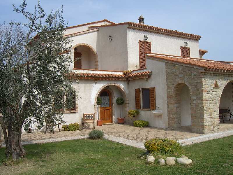 Villa MONTALTO DELLE MARCHE vendita    DORIANO RUBICINI