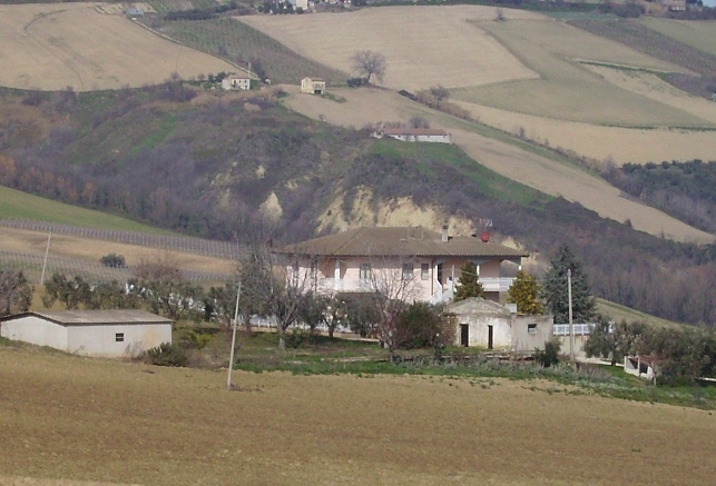 Villa CARASSAI vendita    DORIANO RUBICINI