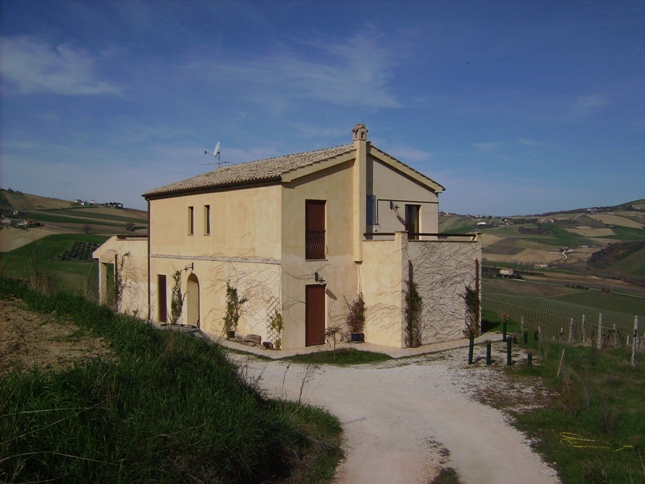 Villa CARASSAI vendita    DORIANO RUBICINI