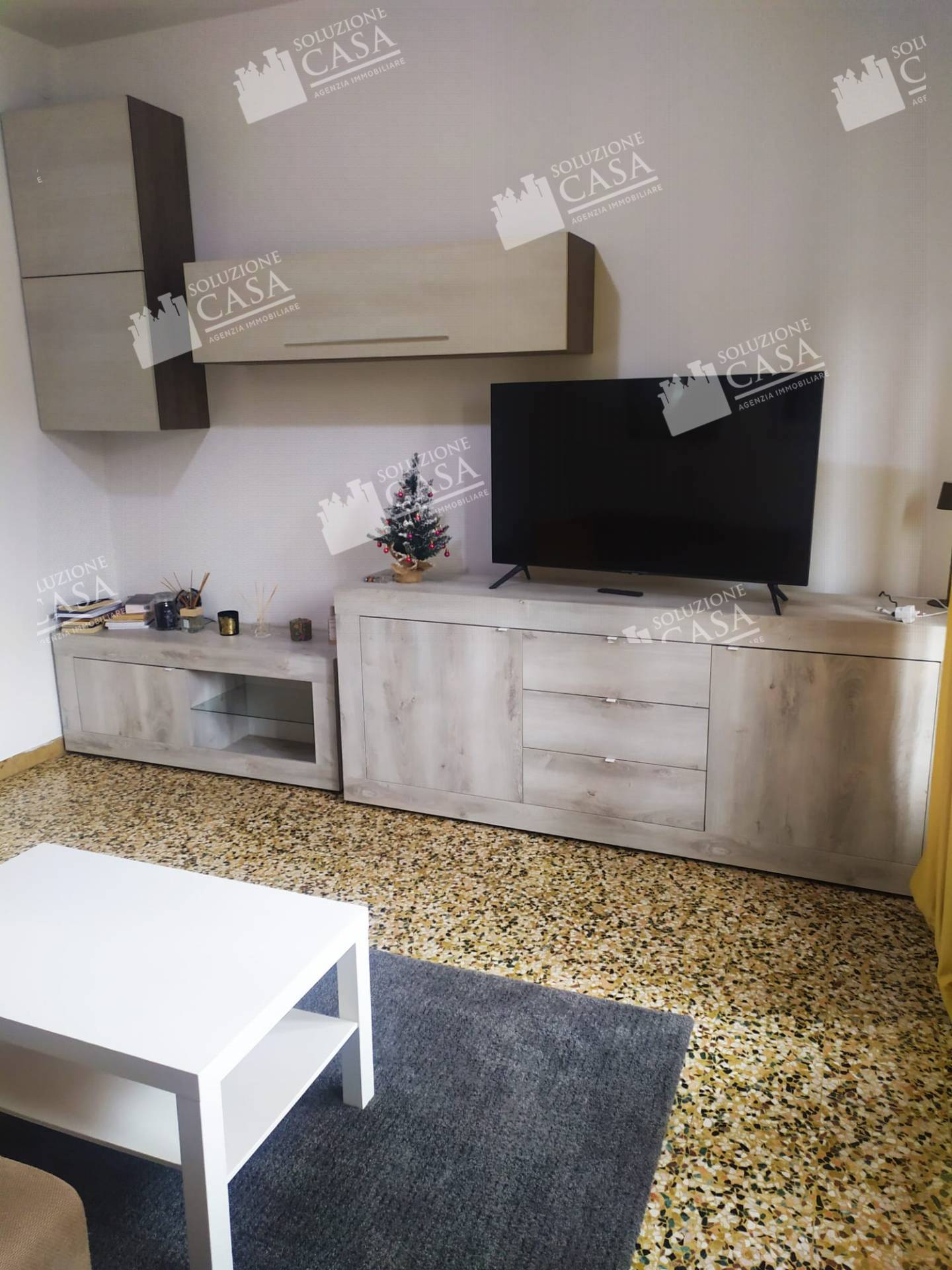 QUADRILOCALE a Cento