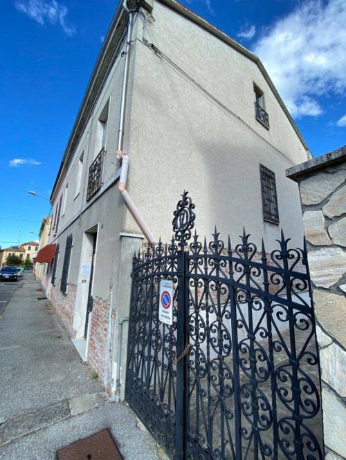 Casa indipendente in vendita a Bondeno (FE)