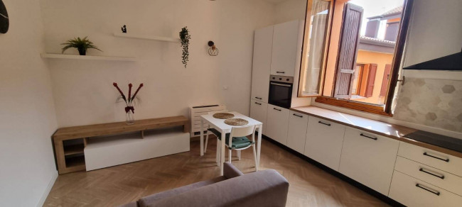 MONOLOCALE a Cento