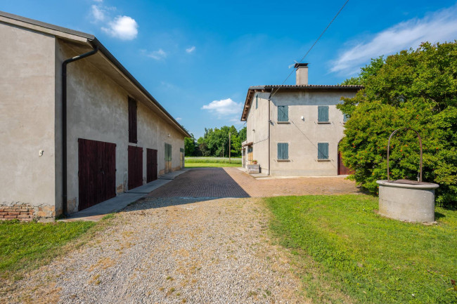 CASA INDIPENDENTE a Cento