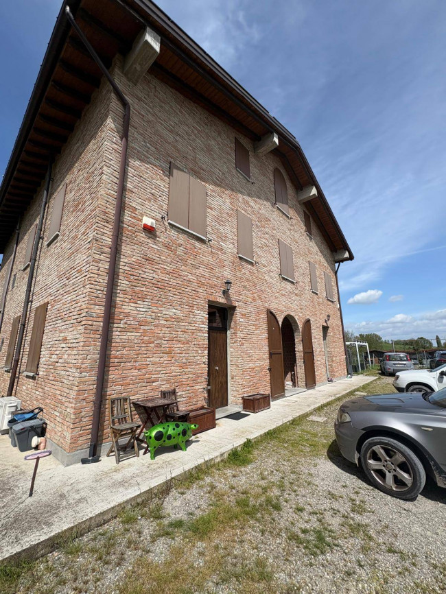 BIFAMILIARE a Castello d'Argile