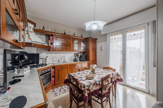 QUADRILOCALE a Cento