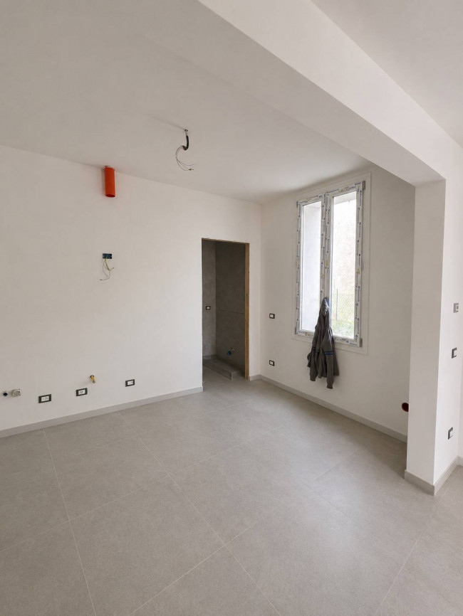 TRIFAMILIARE a Cento