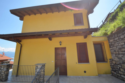 Villa for Sale in Argegno