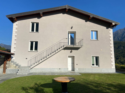 Villa for Sale in Como