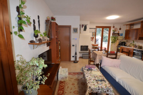 Terraced house for Sale in Montano Lucino