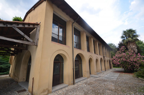 Casa indipendente da ristrutturare in Vendita a Como