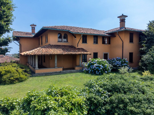 Villa for Lease in Cantù