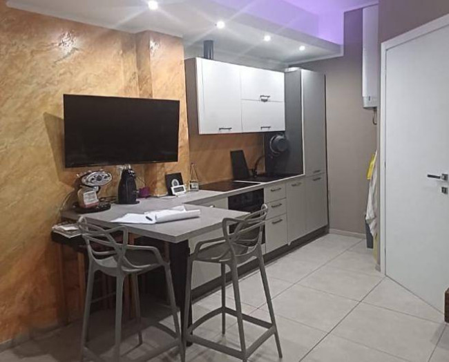 Studio Flat for Lease in Como