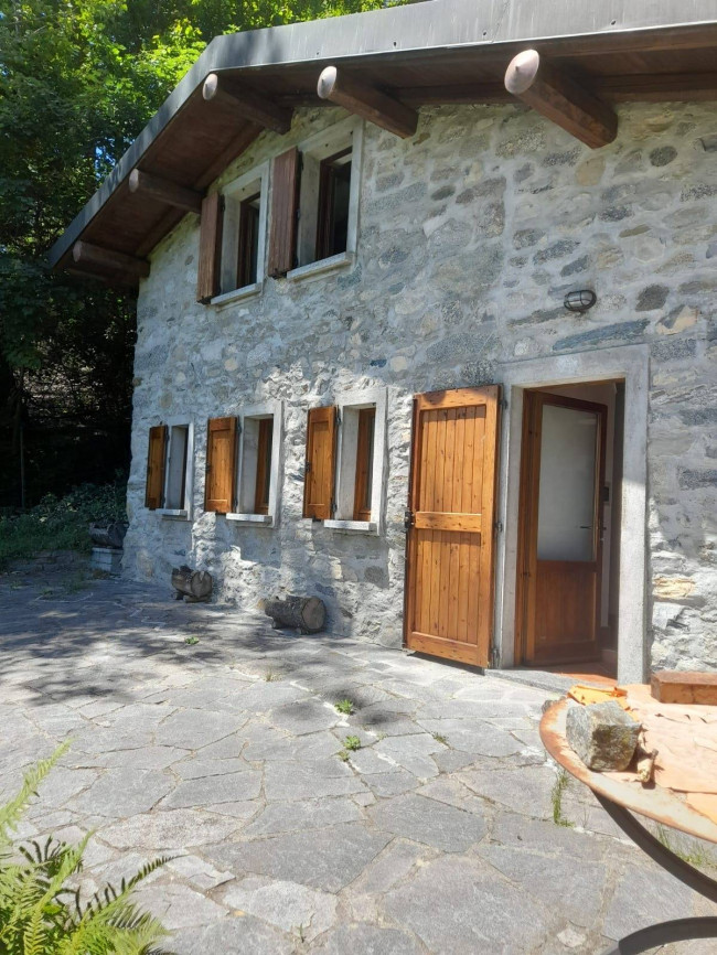 Rustico in Vendita a Veleso