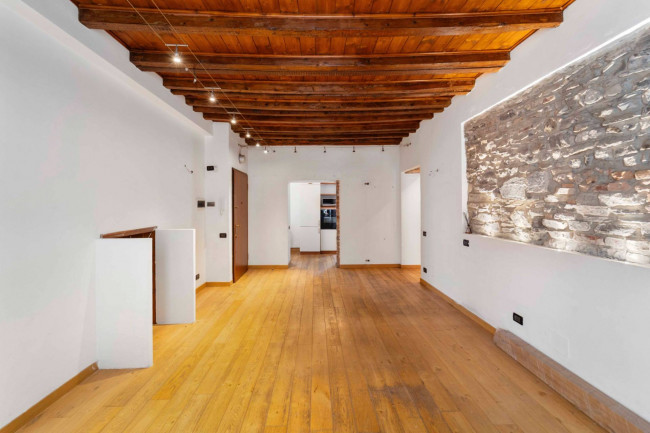 Appartamento in palazzo d'epoca in Vendita a Como