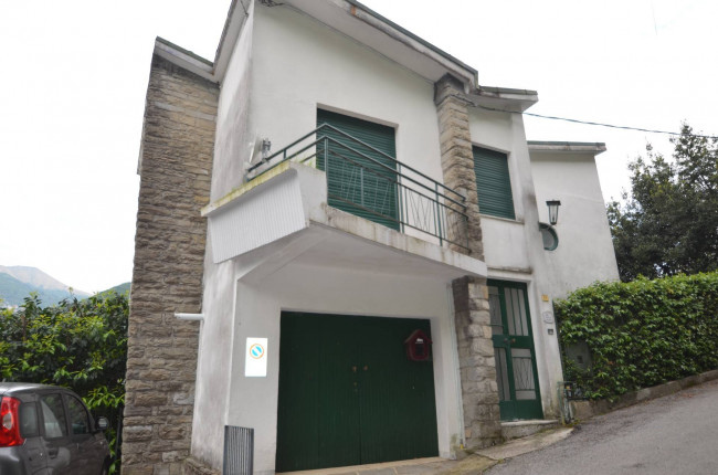 Villa in Locazione a Brienno