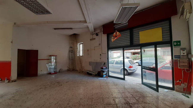 Locale commerciale in vendita a Palermo