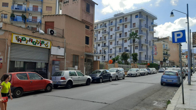 Locale commerciale in vendita a Palermo