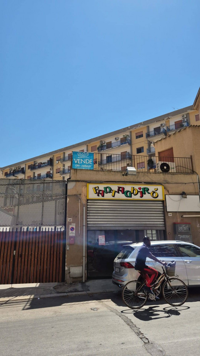 Locale commerciale in vendita a Palermo