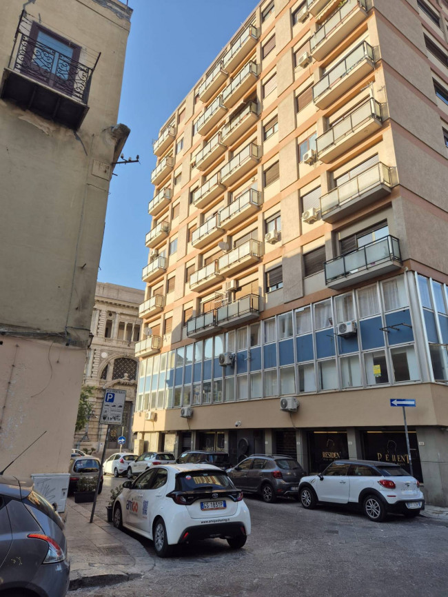 Locale commerciale in vendita a Palermo