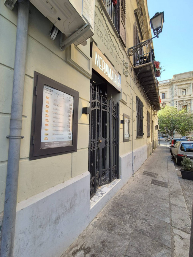 Locale commerciale in vendita a Palermo