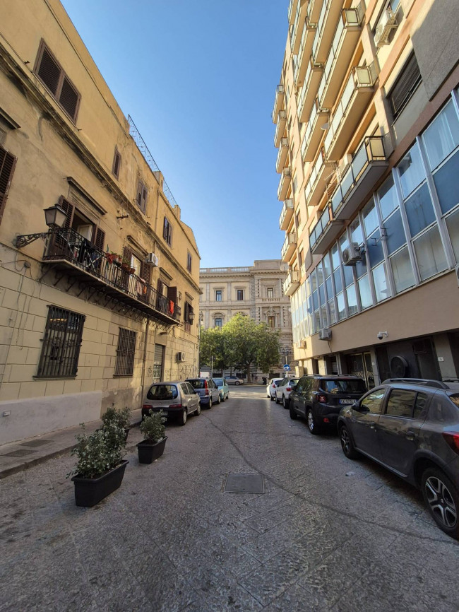 Locale commerciale in vendita a Palermo