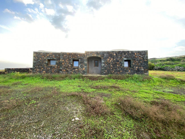 Villa in affitto a Pantelleria (TP)