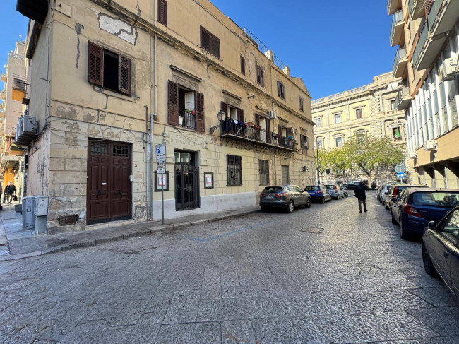 Locale commerciale in vendita a Palermo