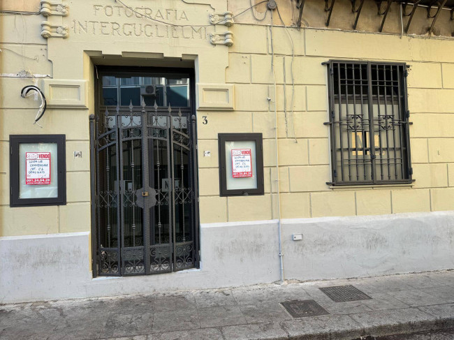 Locale commerciale in vendita a Palermo