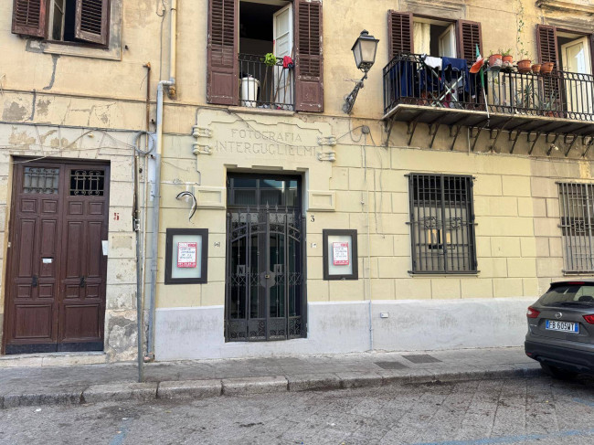 Locale commerciale in vendita a Palermo