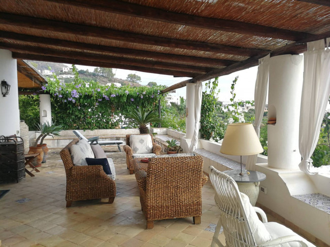 Villa Singola in vendita a Santa Marina Salina