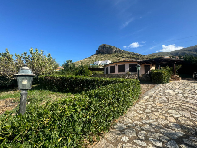 Villa Singola in affitto stagionale a Castellammare del Golfo
