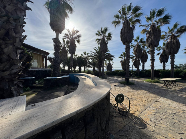 Locale commerciale in vendita a Pantelleria