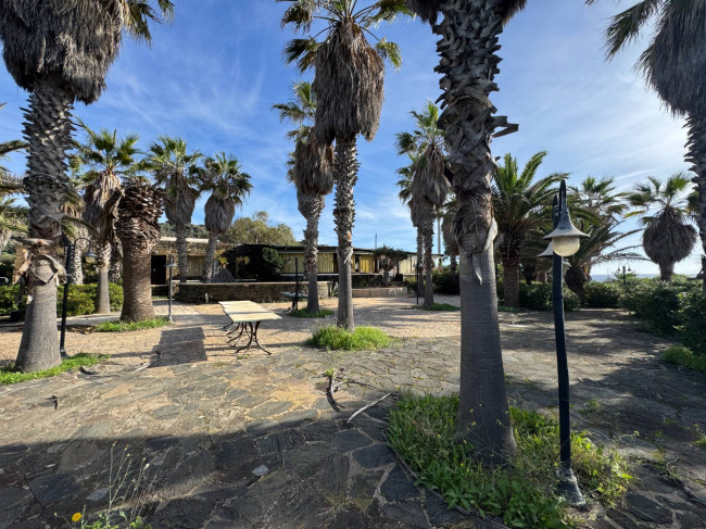 Locale commerciale in vendita a Pantelleria