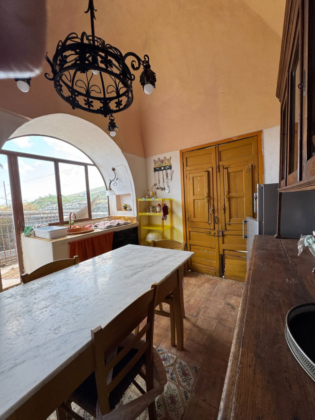 Dammuso in affitto stagionale a Pantelleria