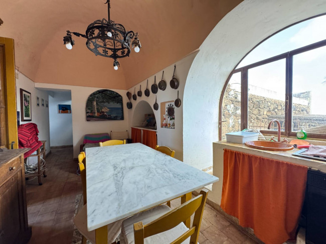 Dammuso in affitto stagionale a Pantelleria