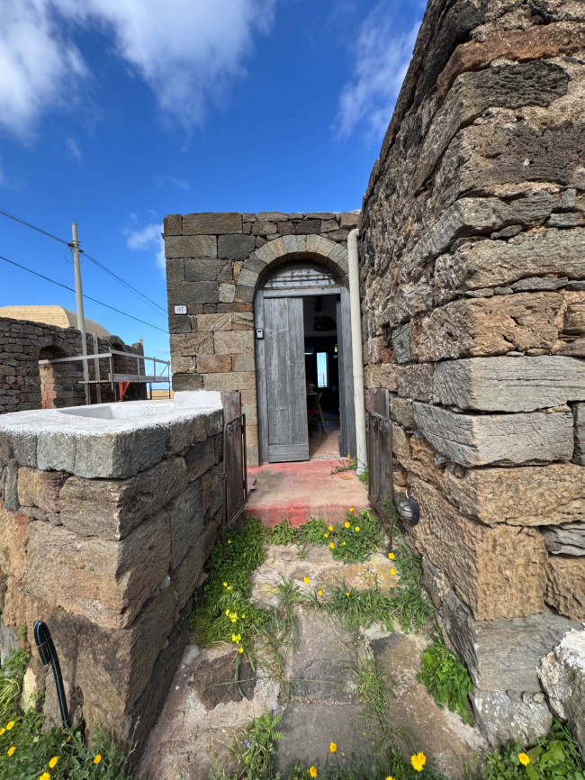 Dammuso in affitto stagionale a Pantelleria