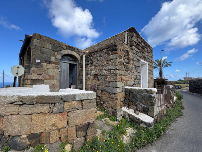 Dammuso in affitto stagionale a Pantelleria