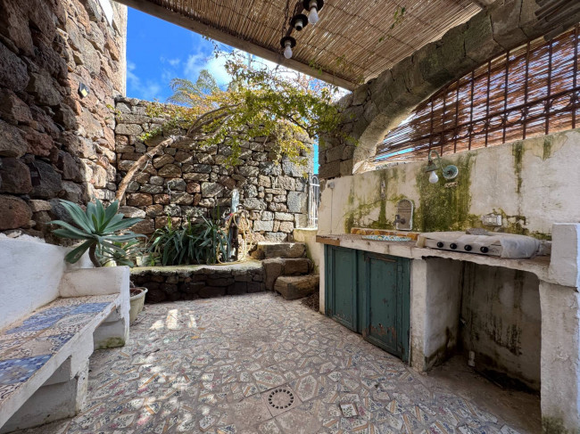 Dammuso in affitto stagionale a Pantelleria