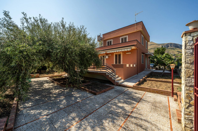 Villa Singola in vendita a Altavilla Milicia