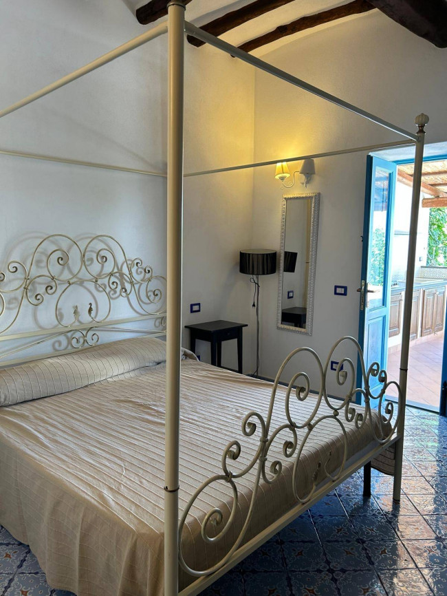 Casa Indipendente in vendita a Santa Marina Salina