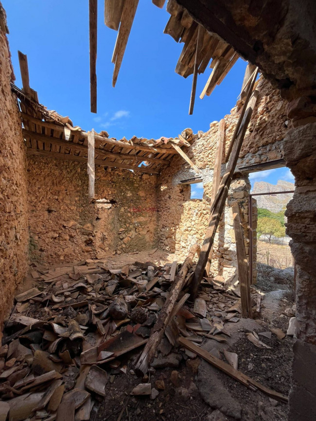 Rudere in vendita a Palermo