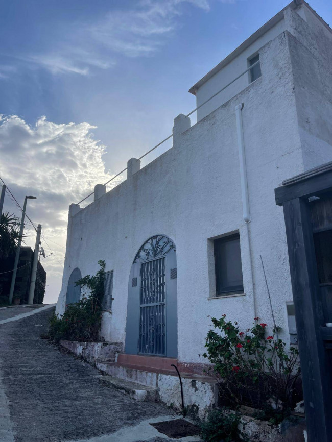 Casa Indipendente in vendita a Pantelleria