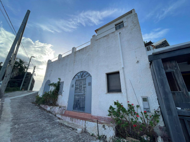 Casa Indipendente in vendita a Pantelleria